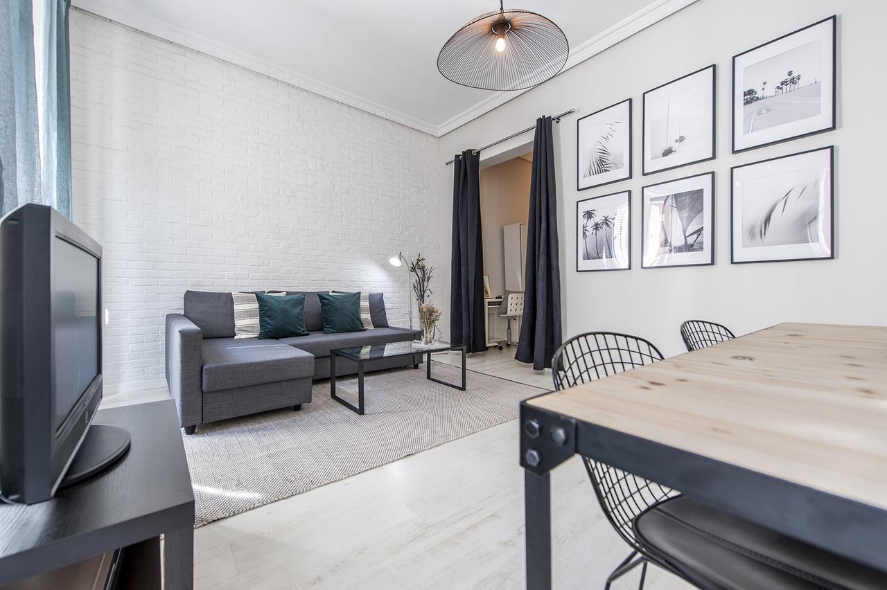 Plaza De Cibeles Appartement Madrid Buitenkant foto