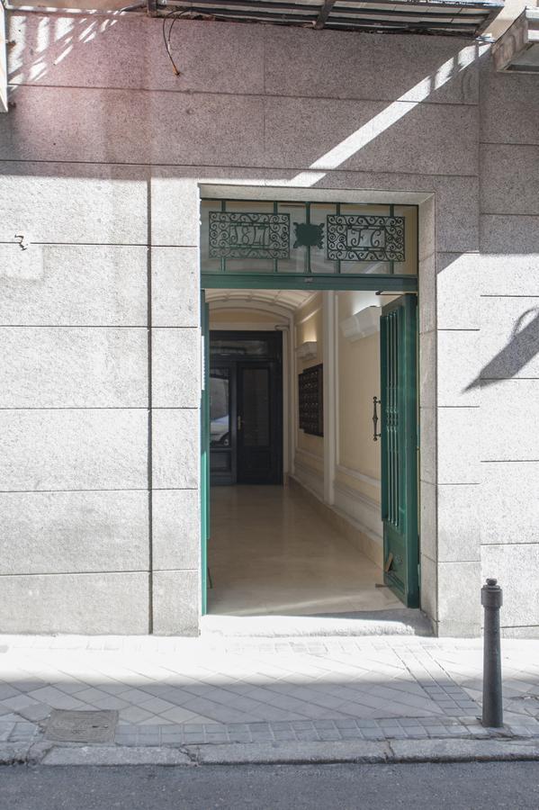 Plaza De Cibeles Appartement Madrid Buitenkant foto
