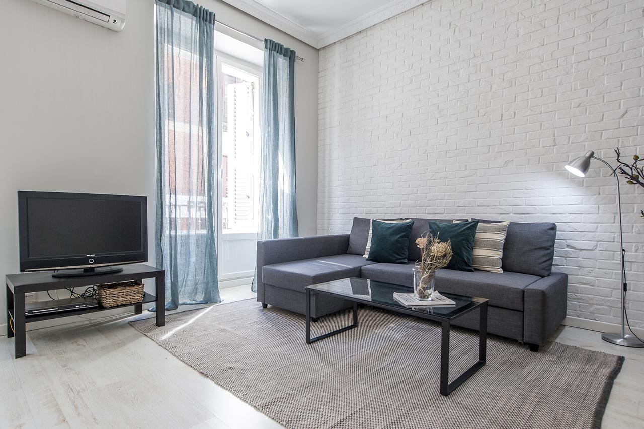 Plaza De Cibeles Appartement Madrid Buitenkant foto