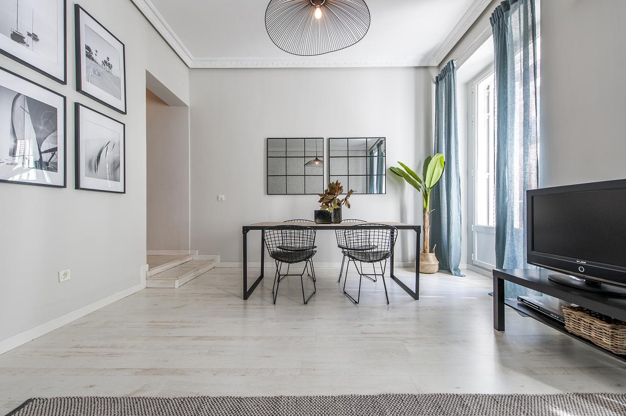 Plaza De Cibeles Appartement Madrid Buitenkant foto